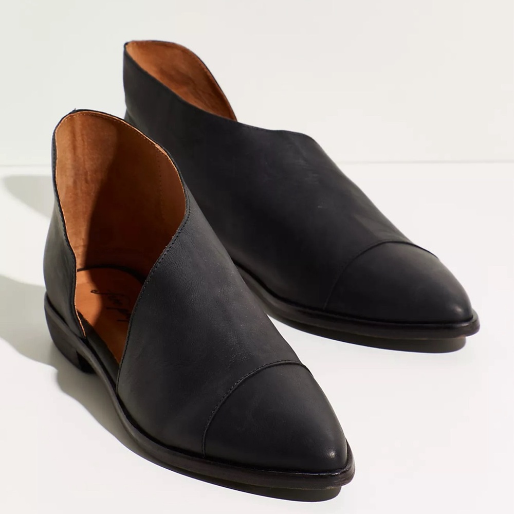 Free People Royale Flat size 10. Says size 40. Feels more like a 9.5